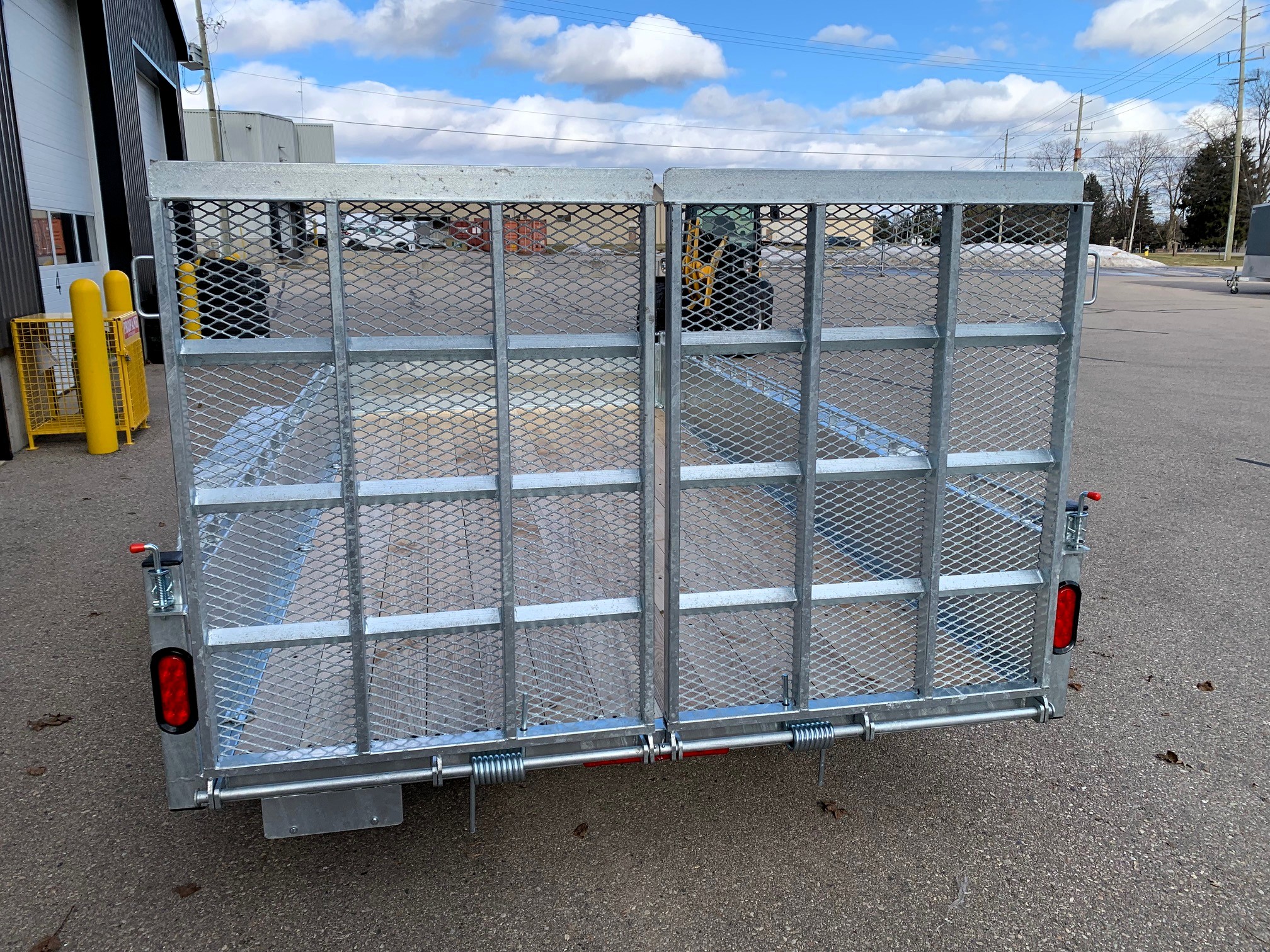 image4 32 - McFarlane Trailer Sales