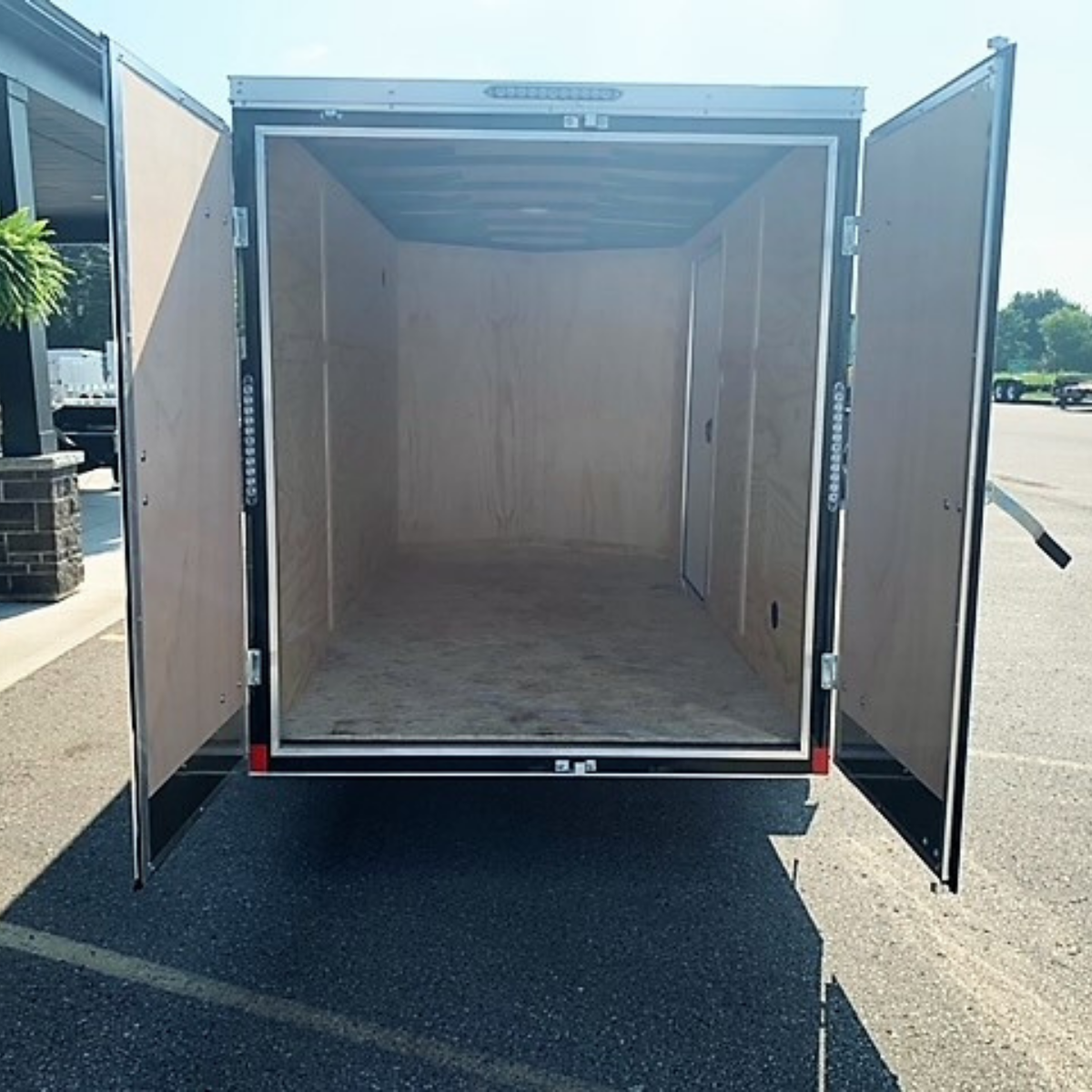 Best Enclosed Trailer Sizes for Contractors and Tools